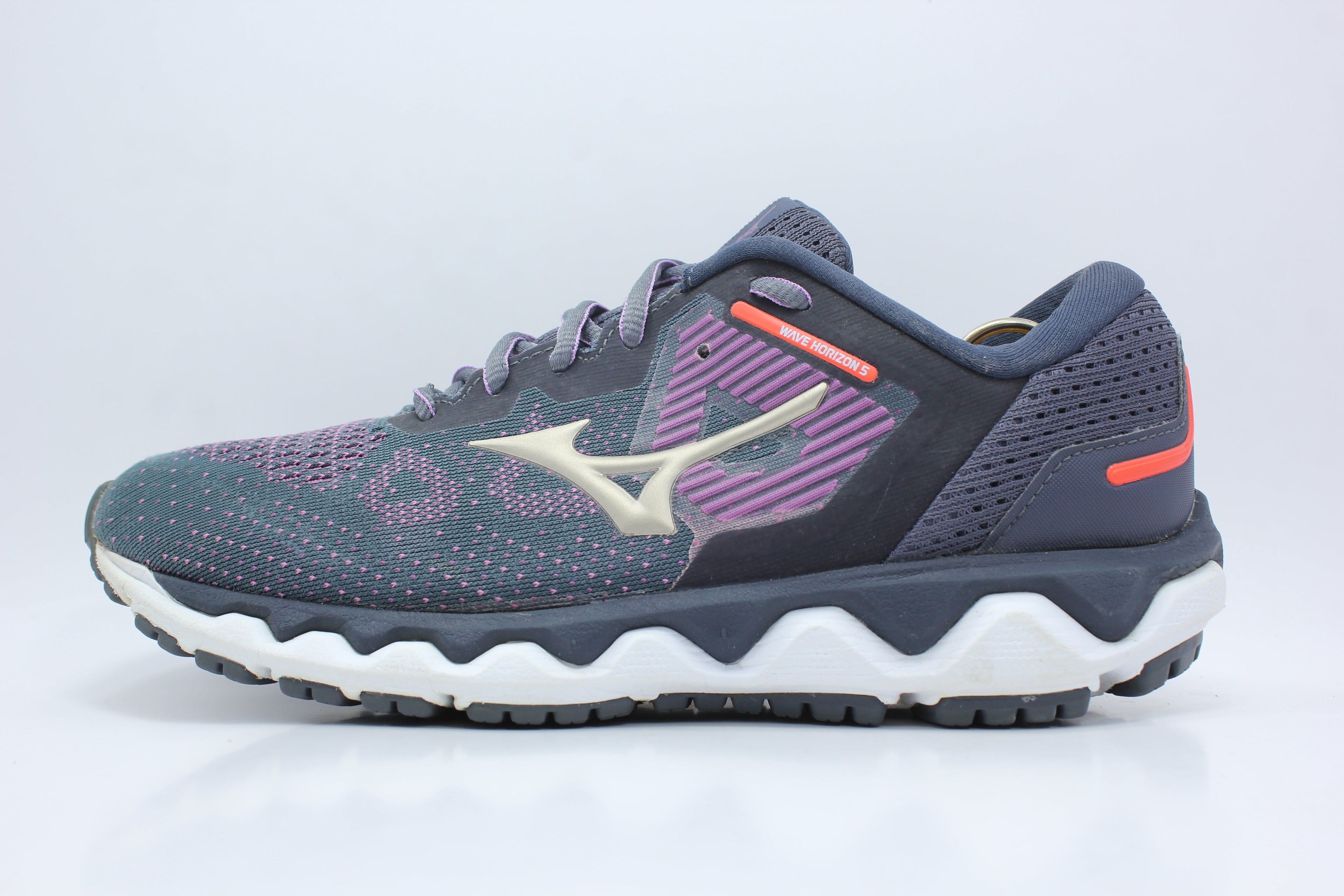 How to Spot Fake Factory Reject or Replica Shoes in Pakistan