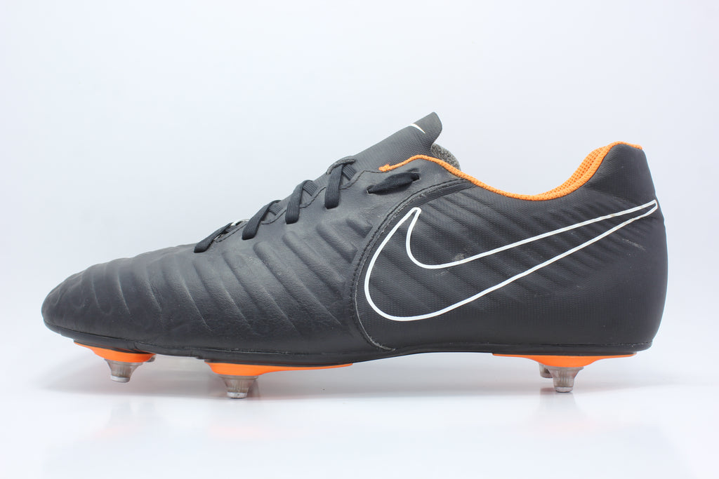 Nike Tiempo