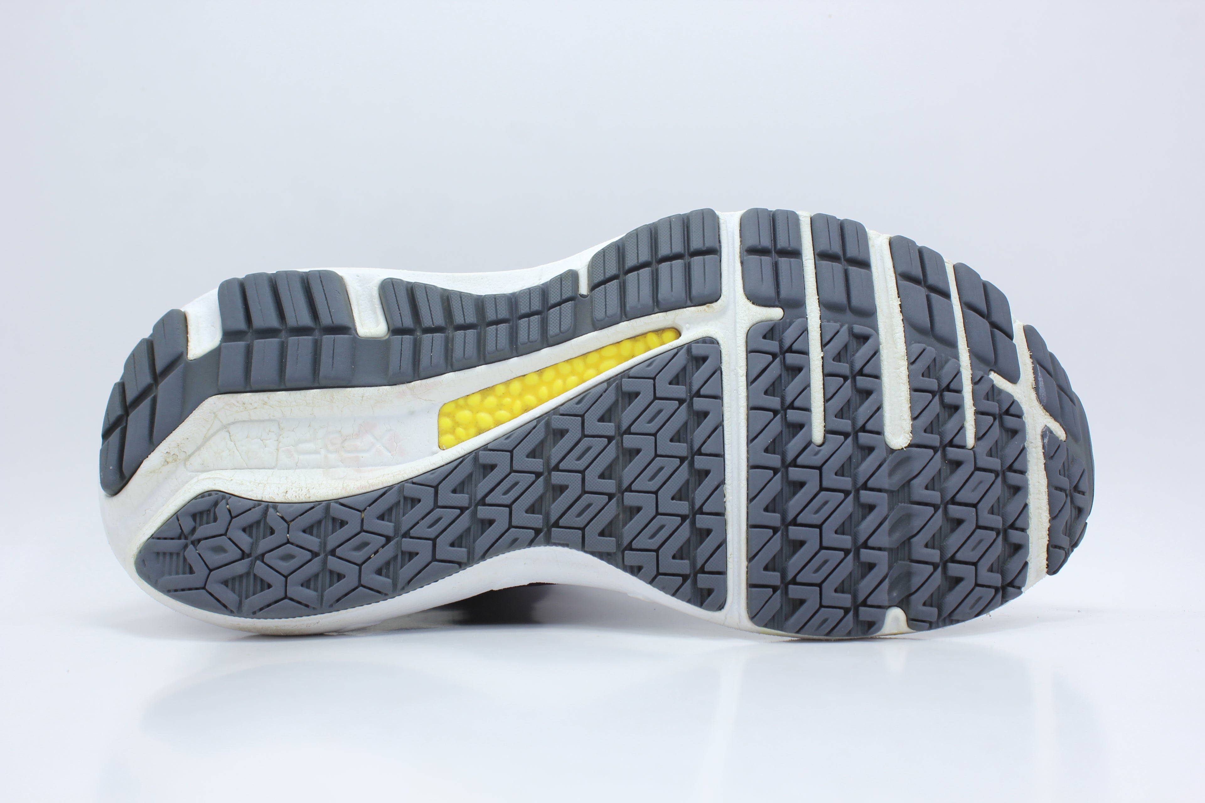 Mizuno Wave Horizon 5